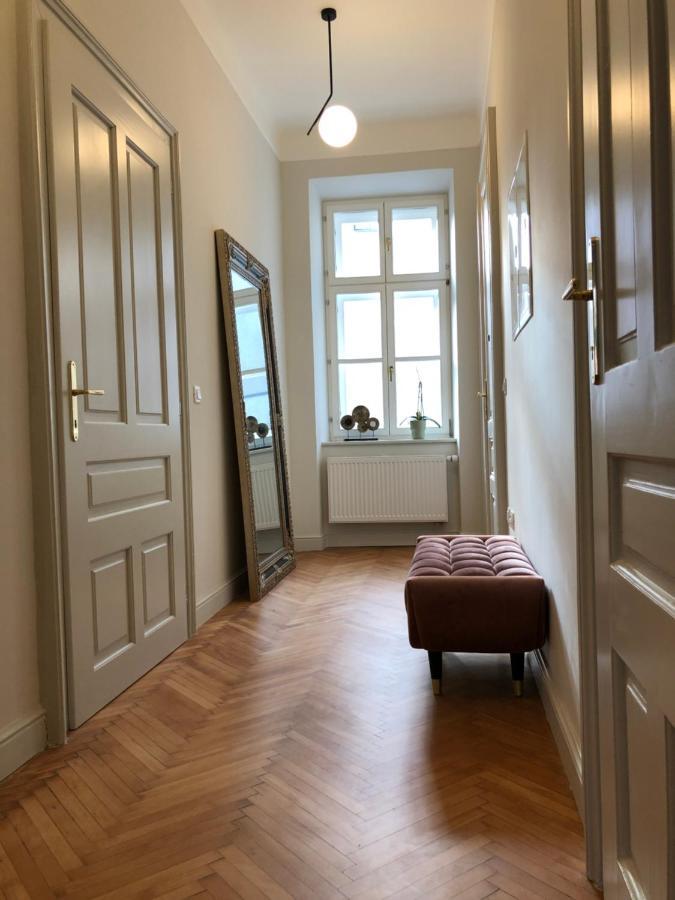 Riverside Apartment Любляна Екстериор снимка